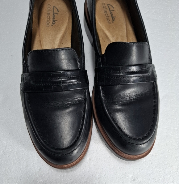 Clarks Womens Black Leather Loafers Size 10 Casual Professional Shoes - Picture 4 of 14